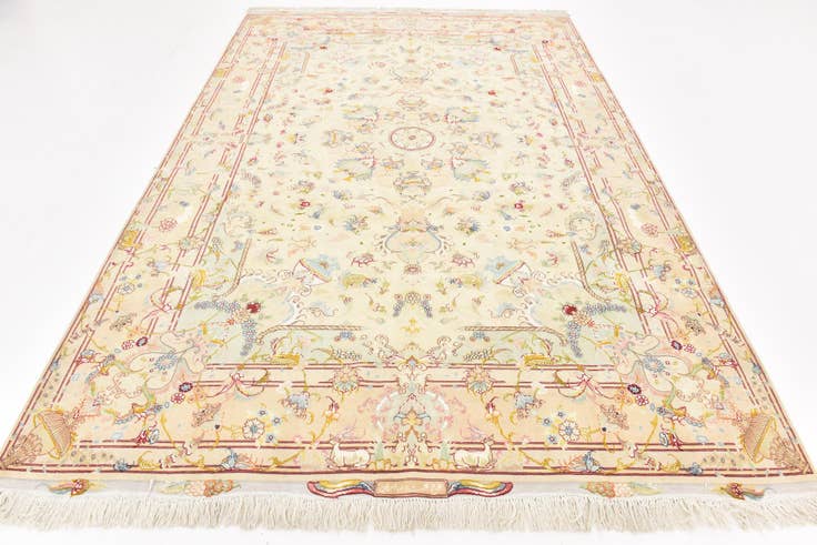 Detail image of 6' 6 x 9' 10 Hand Knotted Tabriz Persian Rug