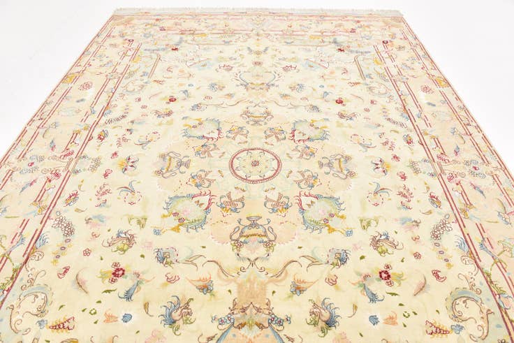 Detail image of 6' 6 x 9' 10 Hand Knotted Tabriz Persian Rug