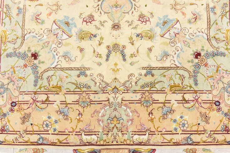 Detail image of 6' 6 x 9' 10 Hand Knotted Tabriz Persian Rug