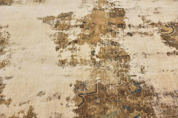 Detail image of 6' 8 x 9' 3 Hand Knotted Ultra Vintage Persian Wool Rug