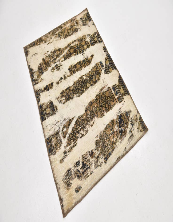 Detail image of 3' 2 x 4' 4  Hand Knotted Ultra Vintage Persian Wool Rug