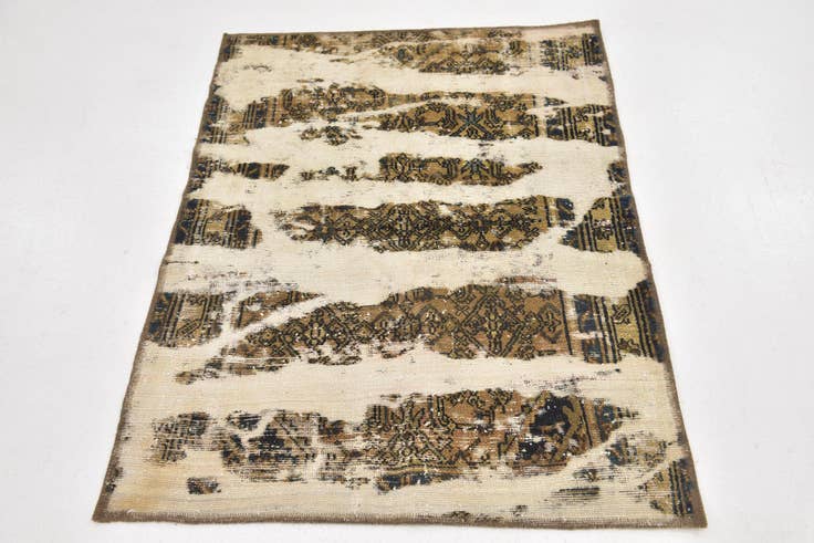 Detail image of 3' 2 x 4' 4 Hand Knotted Ultra Vintage Persian Wool Rug