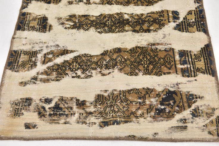 Detail image of 3' 2 x 4' 4 Hand Knotted Ultra Vintage Persian Wool Rug