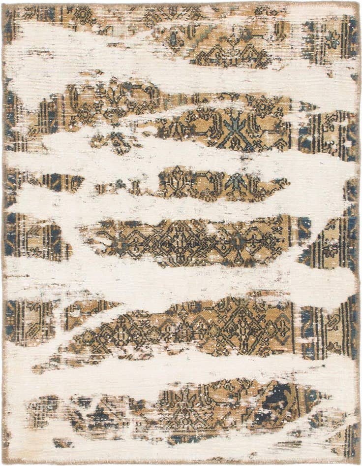 Detail image of 3' 2 x 4' 4 Hand Knotted Ultra Vintage Persian Wool Rug