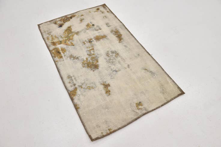 Detail image of 2' 7 x 4' 5 Hand Knotted Ultra Vintage Persian Wool Rug