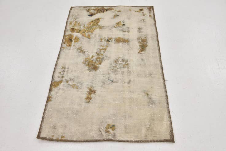 Detail image of 2' 7 x 4' 5 Hand Knotted Ultra Vintage Persian Wool Rug