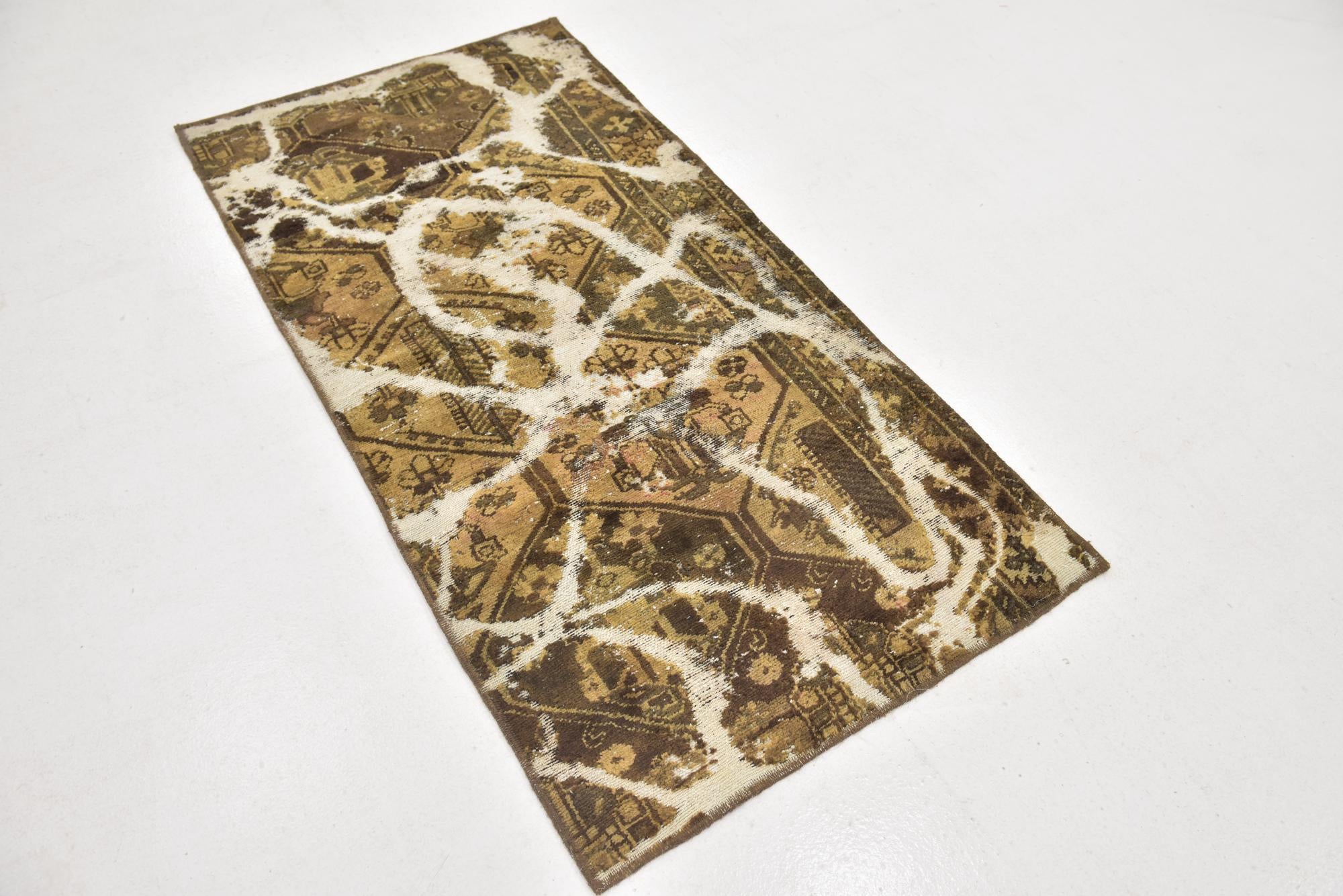 2' 9 x 5' 5 Hand Knotted Ultra Vintage Persian Wool Rug