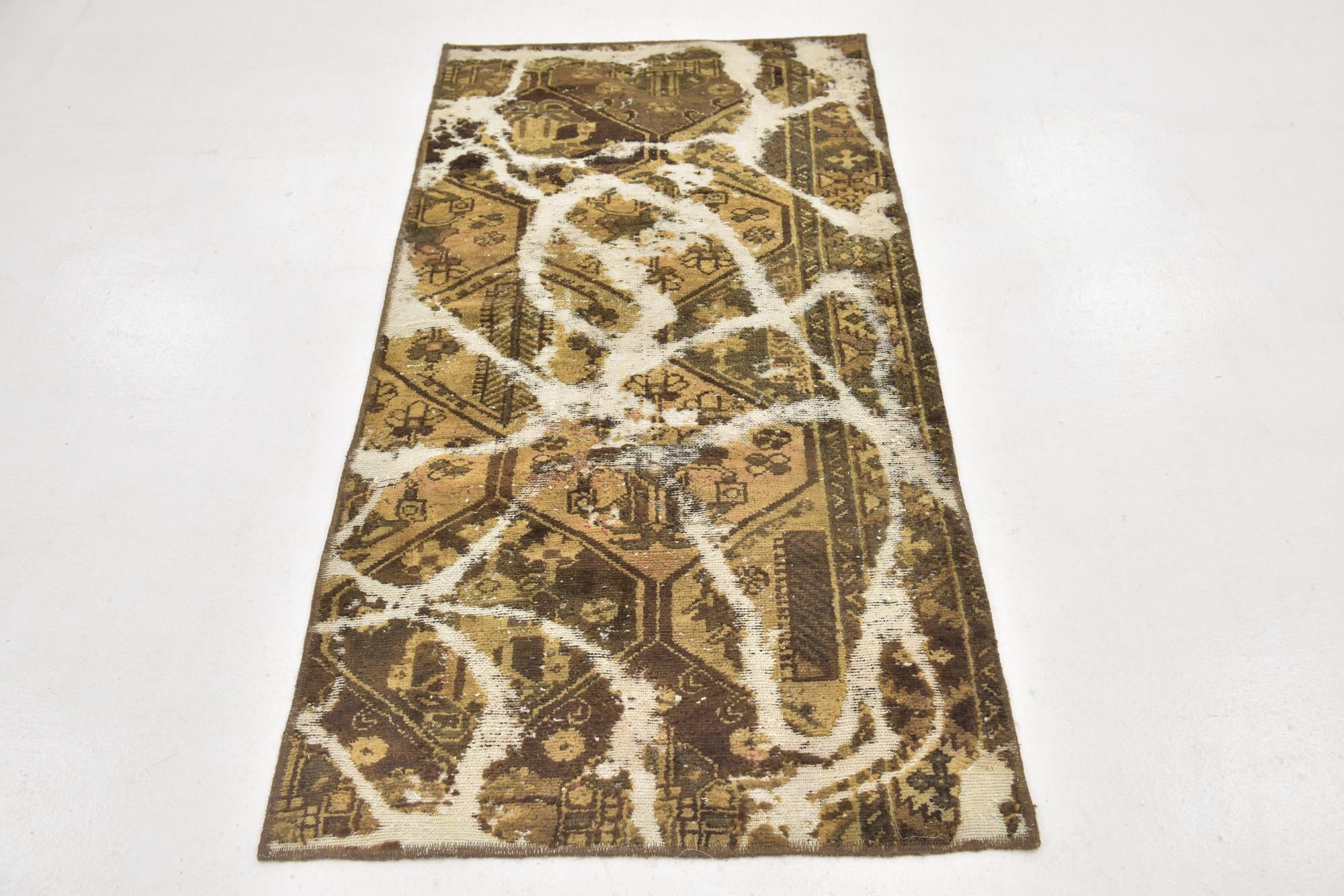 2' 9 x 5' 5 Hand Knotted Ultra Vintage Persian Wool Rug