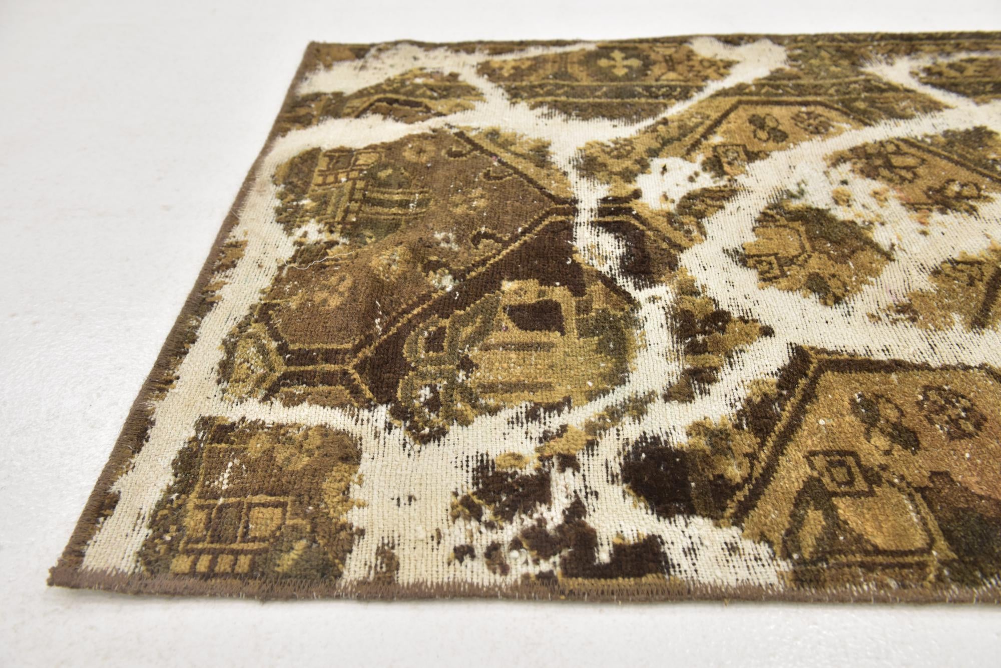 2' 9 x 5' 5 Hand Knotted Ultra Vintage Persian Wool Rug