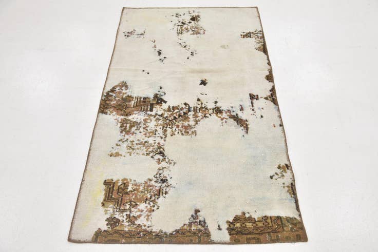 Detail image of 3' x 5' 3 Hand Knotted Ultra Vintage Persian Wool Rug