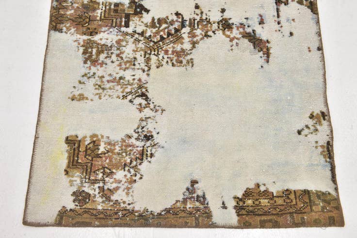 Detail image of 3' x 5' 3 Hand Knotted Ultra Vintage Persian Wool Rug