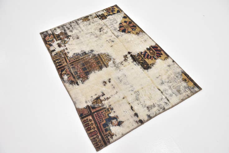 Detail image of 3' 2 x 4' 5 Hand Knotted Ultra Vintage Persian Wool Rug