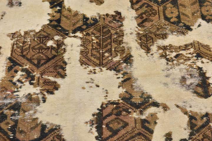 5' 7 x 8' Hand Knotted Ultra Vintage Persian Wool Rug