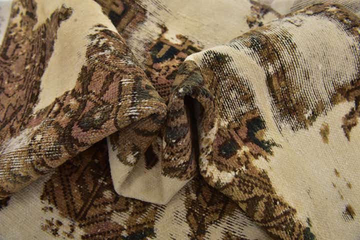 5' 7 x 8' Hand Knotted Ultra Vintage Persian Wool Rug