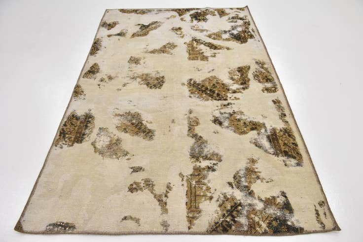 Detail image of 4' 10 x 7' 7 Hand Knotted Ultra Vintage Persian Wool Rug