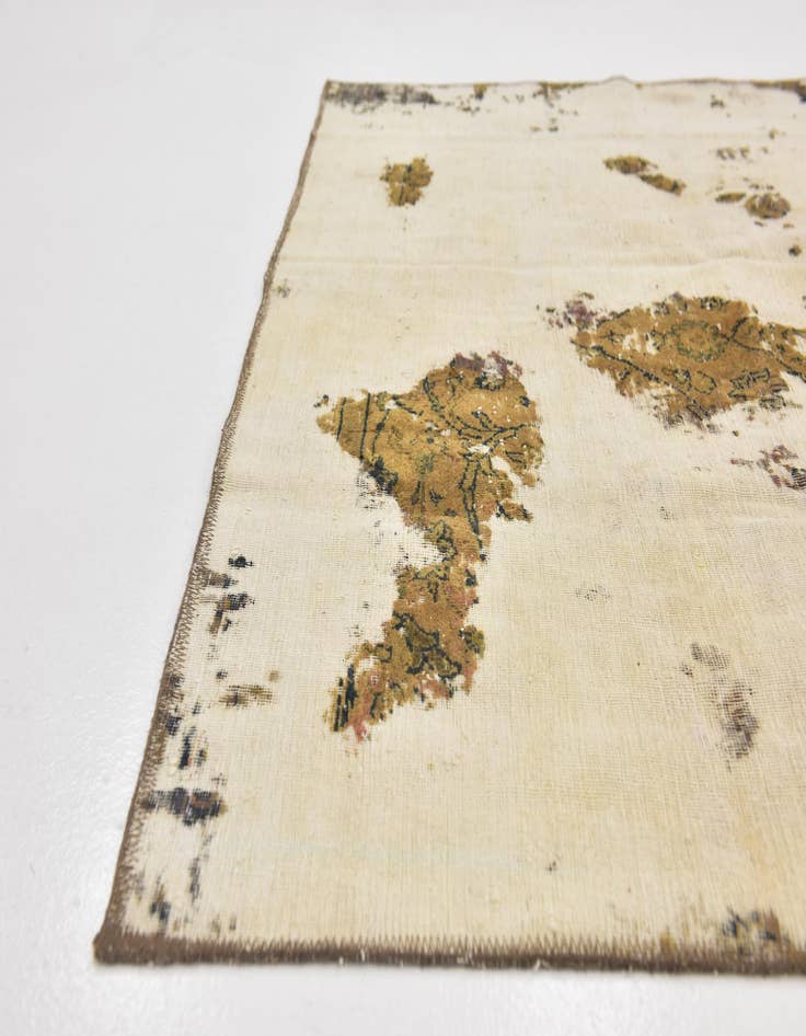 Detail image of 5' 7 x 8' 5  Hand Knotted Ultra Vintage Persian Wool Rug