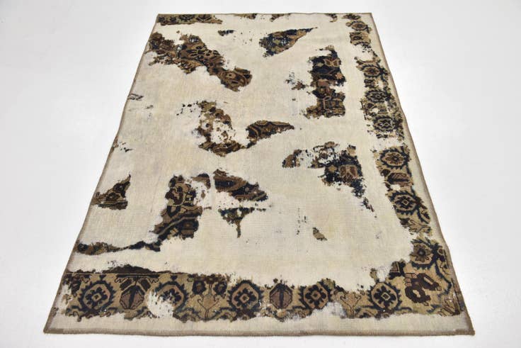 Detail image of 4' 2 x 6' 2 Hand Knotted Ultra Vintage Persian Wool Rug