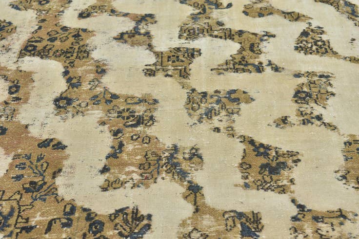 Detail image of 7' x 10' 2 Hand Knotted Ultra Vintage Persian Wool Rug