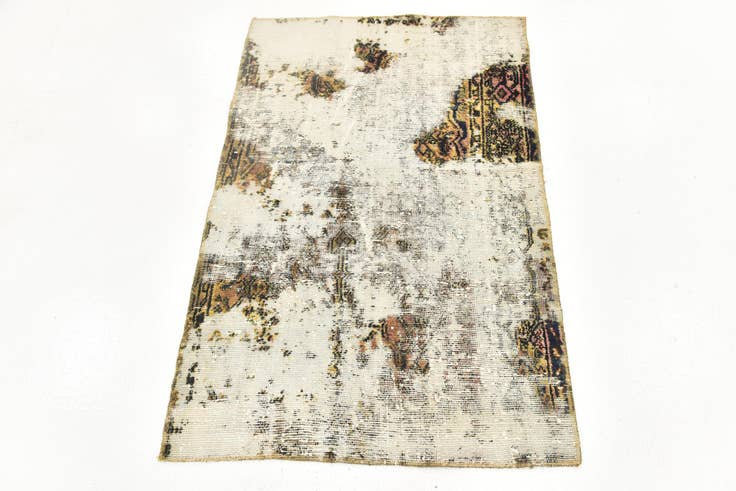Detail image of 3' x 4' 5 Hand Knotted Ultra Vintage Persian Wool Rug