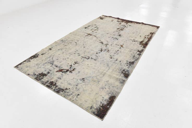Detail image of 5' 5 x 9' Hand Knotted Ultra Vintage Persian Wool Rug