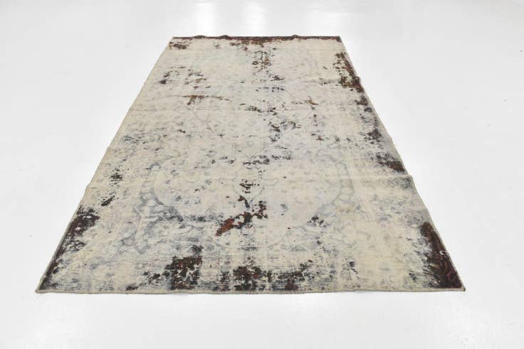 Detail image of 5' 5 x 9' Hand Knotted Ultra Vintage Persian Wool Rug