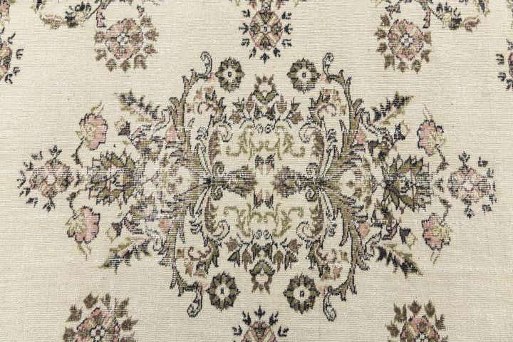 6' 10 x 9' 5 Ultra Vintage Wool Rug