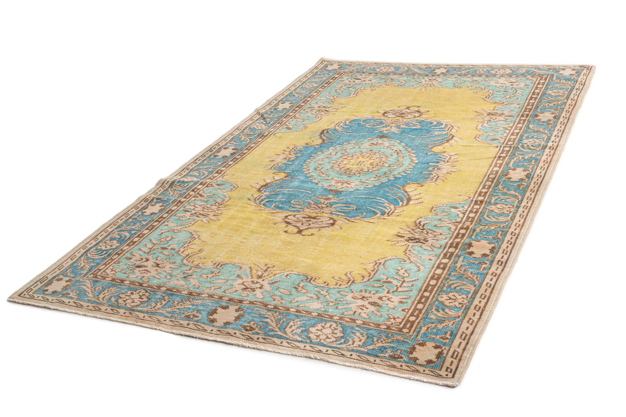 5' 11 x 9' 8 Vintage Royal Rug