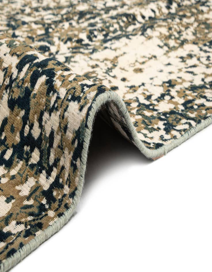 Detail image of 8' 8 x 11' 6 Vintage Royal Rug