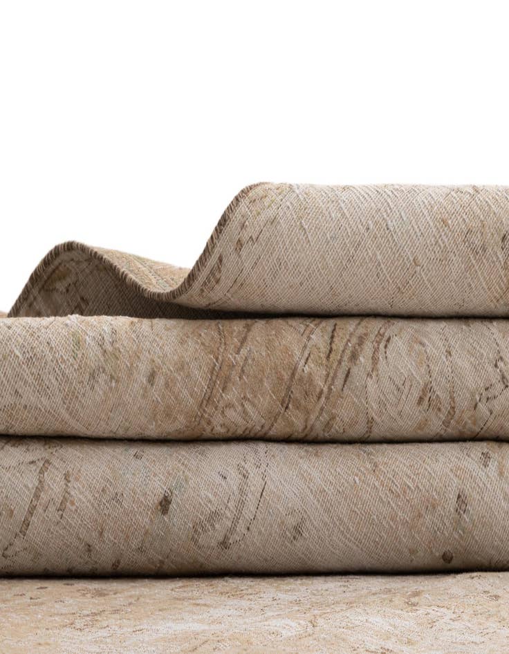 Detail image of 9' 6 x 12' 7 Vintage Royal Wool Rug