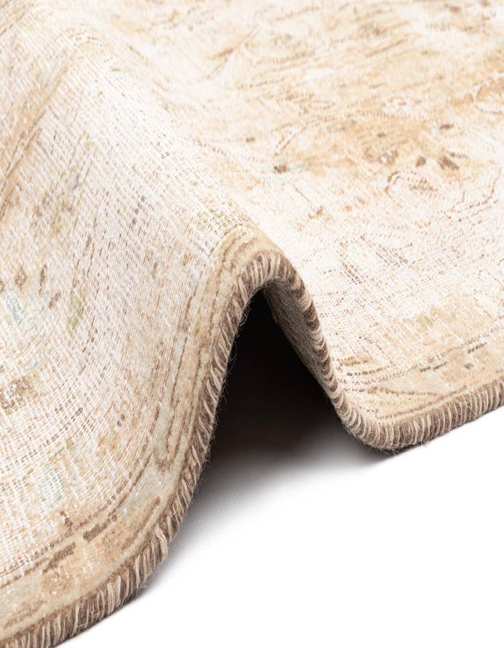 Detail image of 9' 6 x 12' 7 Vintage Royal Wool Rug