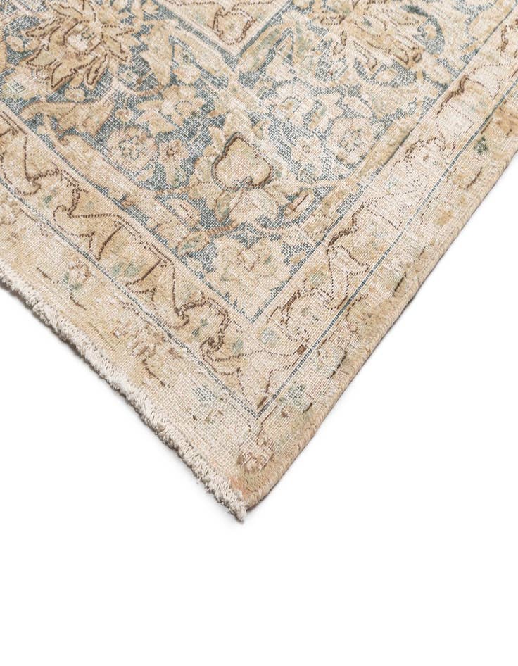 Detail image of 9' 6 x 13' Vintage Royal Wool Rug