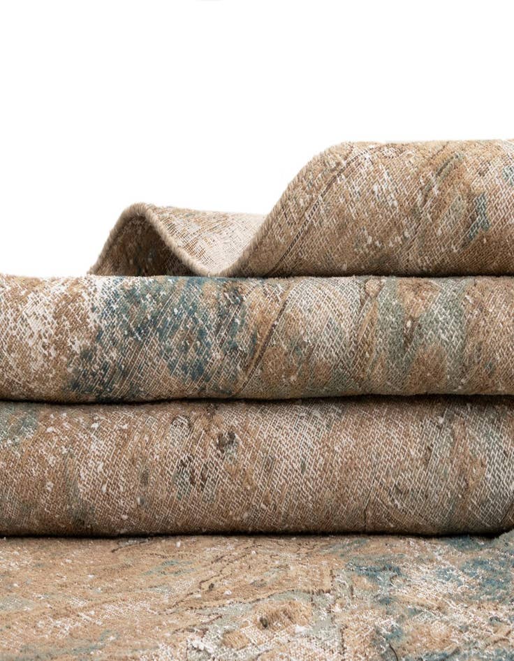 Detail image of 9' 5 x 13' 4 Vintage Royal Wool Rug