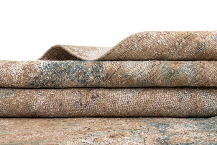 Detail image of 9' 5 x 13' 4 Vintage Royal Wool Rug