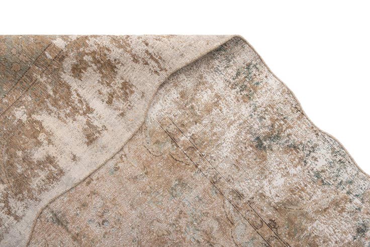 Detail image of 9' 5 x 13' 4 Vintage Royal Wool Rug