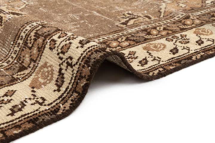 5' 10 x 9' 1 Vintage Wool Rug