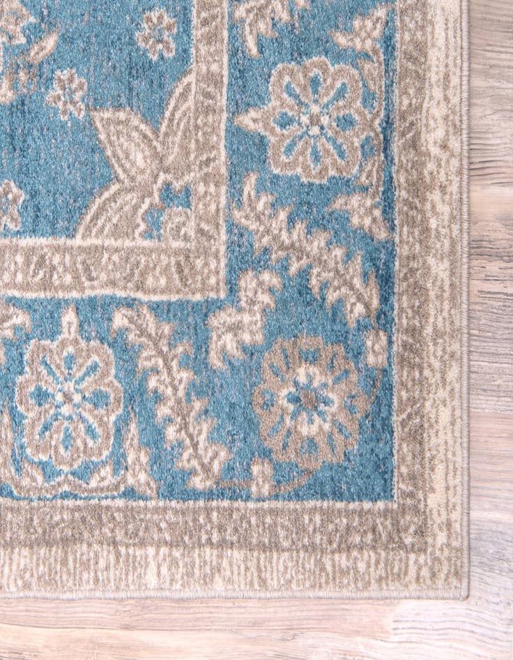 Detail image of 10' x 13' Viola Rug