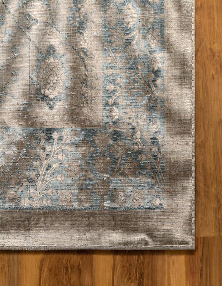 Detail image of 3' 3 x 5' 3 Viola Rug