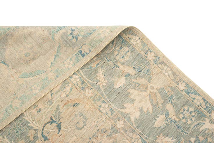 Detail image of 7' 11 x 9' 9 Ziegler Rug