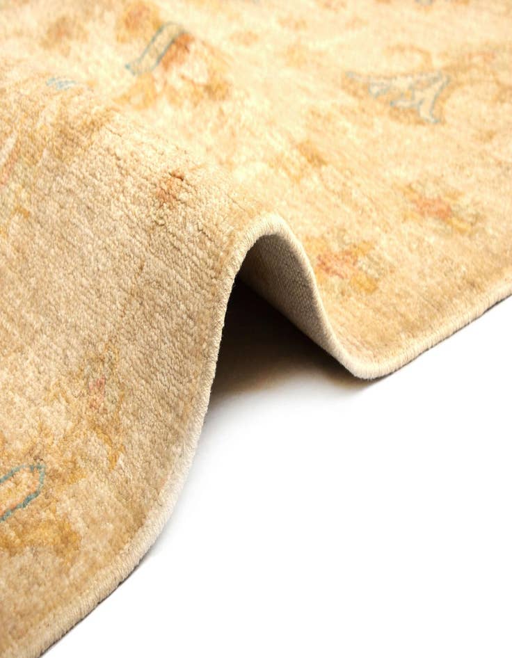 Detail image of 5' 9 x 7' 9 Ziegler Wool Rug