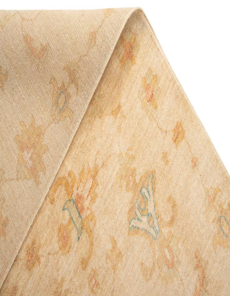 Detail image of 5' 9 x 7' 9 Ziegler Wool Rug