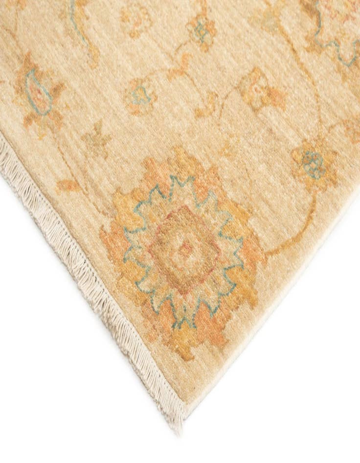 Detail image of 5' 9 x 7' 10 Ziegler Wool Rug