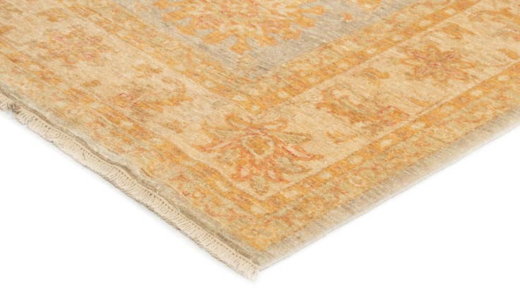 Detail image of 6' 8 x 8' 1 Ziegler Wool Rug