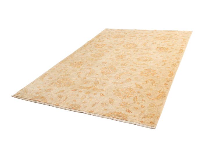 Detail image of 6' 8 x 9' 10 Ziegler Wool Rug