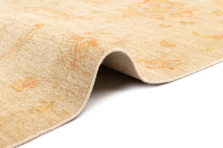 Detail image of 6' 8 x 9' 10 Ziegler Wool Rug
