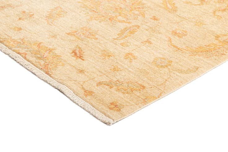 Detail image of 6' 8 x 9' 10 Ziegler Wool Rug