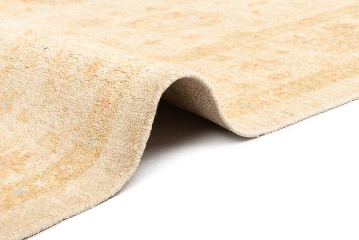 Detail image of 6' 7 x 9' 6 Ziegler Wool Rug