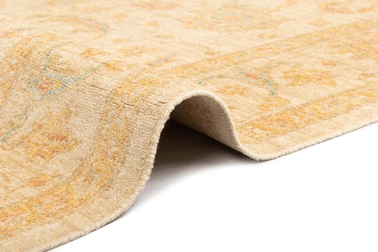 Detail image of 6' 8 x 9' 9 Ziegler Wool Rug