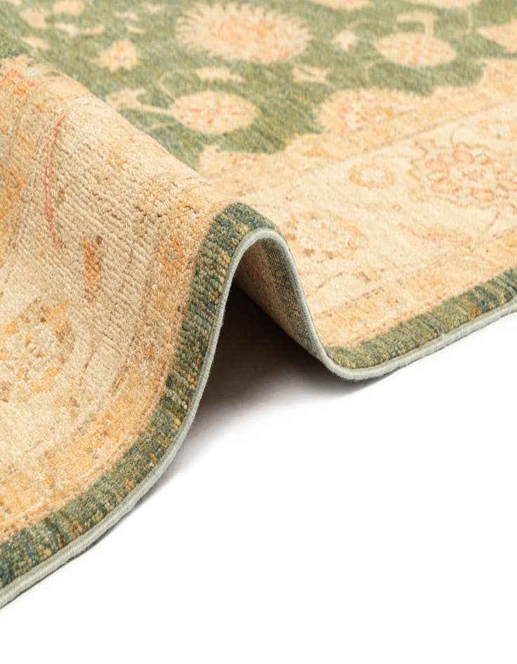 Detail image of 6' 7 x 9' 9 Ziegler Wool Rug