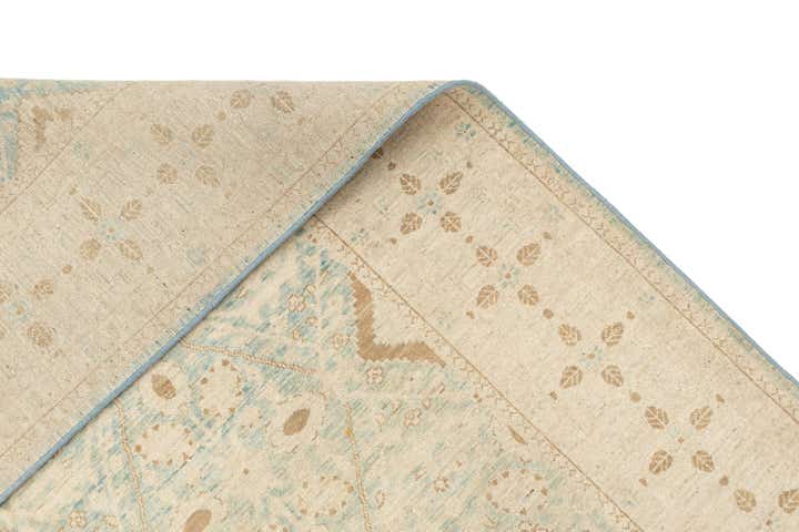 4' 10 x 6' 7 Hand Knotted Ziegler Rug