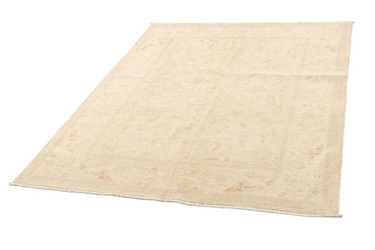 Detail image of 5' 1 x 6' 7 Hand Knotted Ziegler Rug